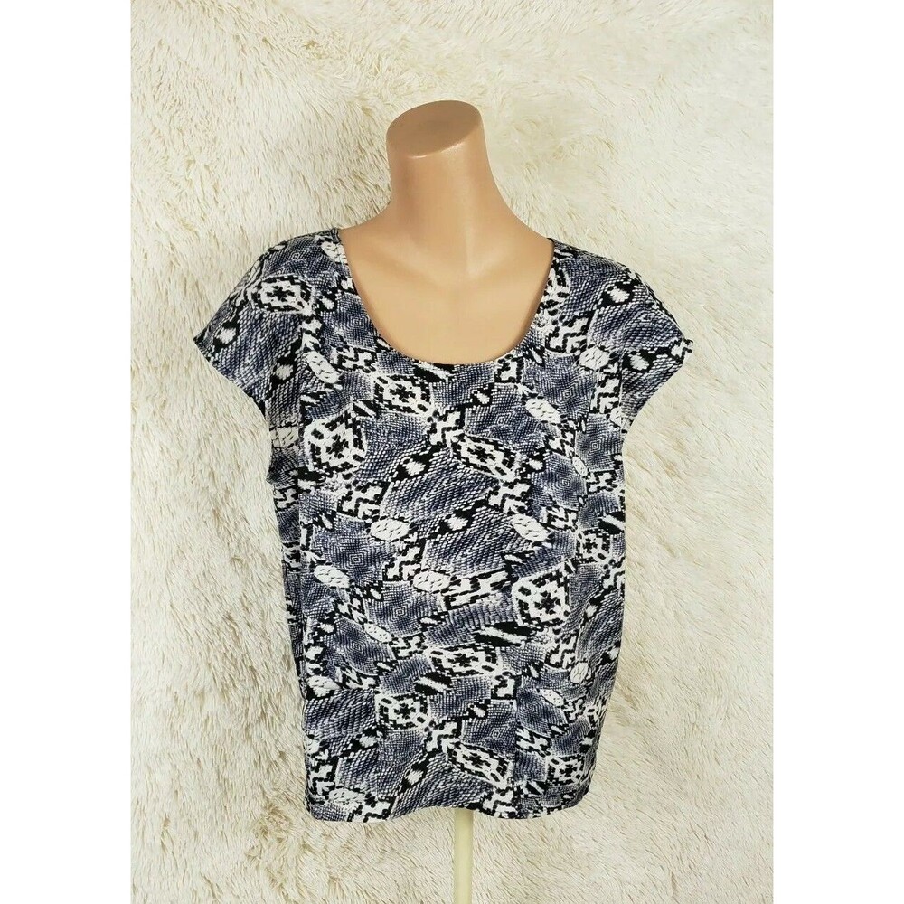 Trouve Blouse Size Small Hi Lo Animal Print Black & White Cap Sleeves Pockets J